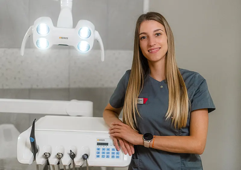 Dr. Toldi Tamara, konzerváló fogászat és fogpótlástan szakorvosa