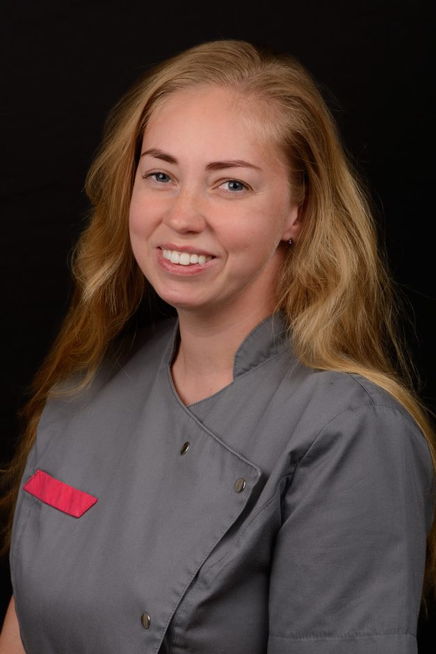 Pálné Ficzere Alexandra dental assistant