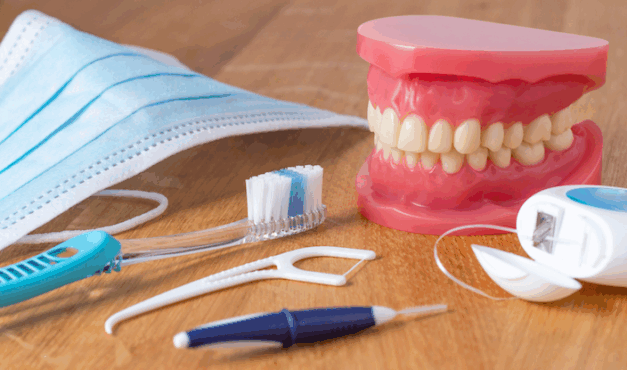 Dentálhigiéniához szükséges eszközök: fogkefe, fogselyem, fogköztisztító